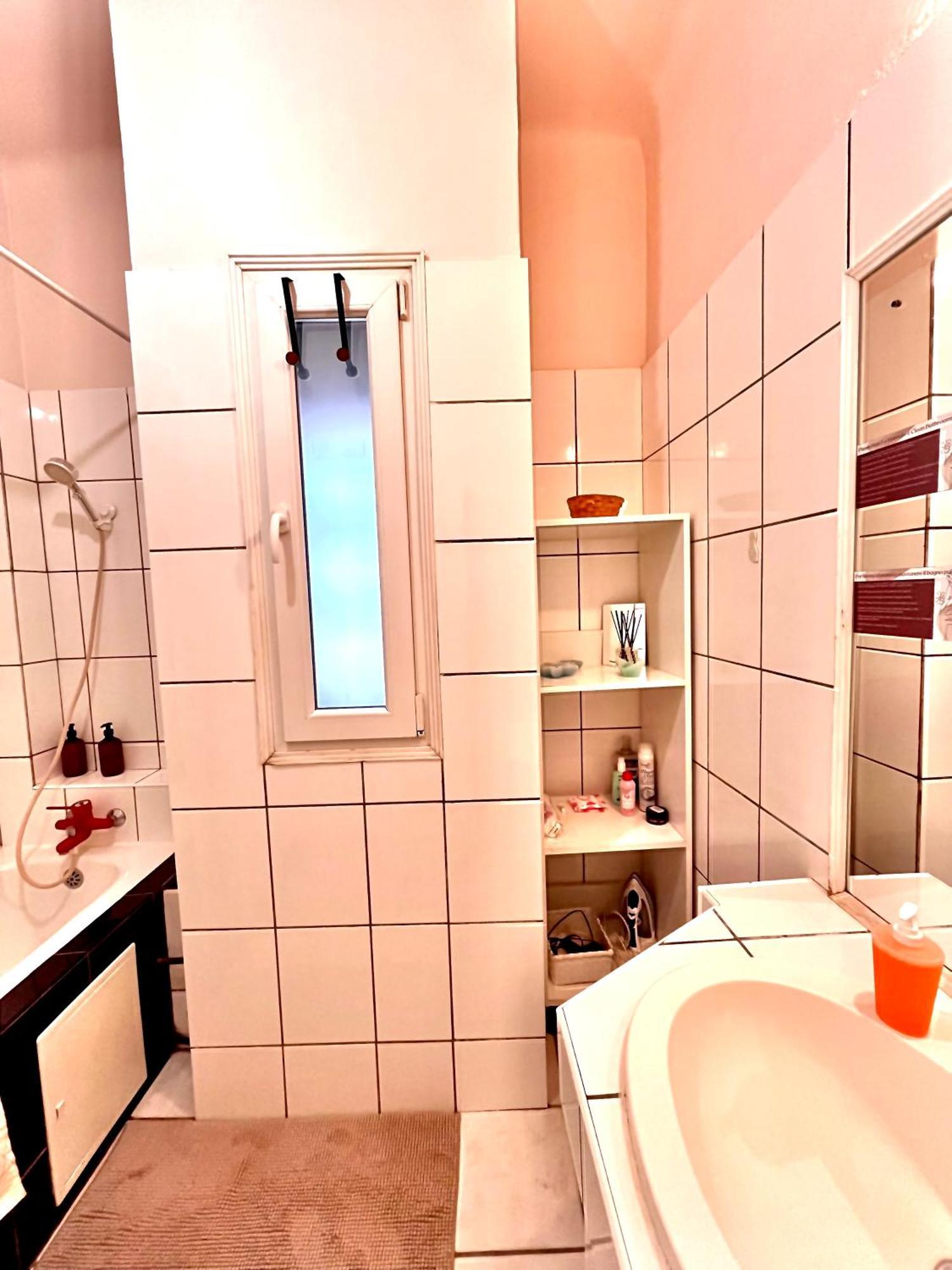 Downtown Unirii Square Private Economy Rooms With Shared Amenities Bukarest Exterior foto